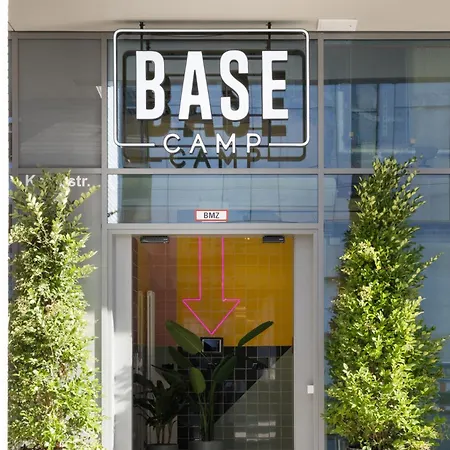 Hotel Basecamp *