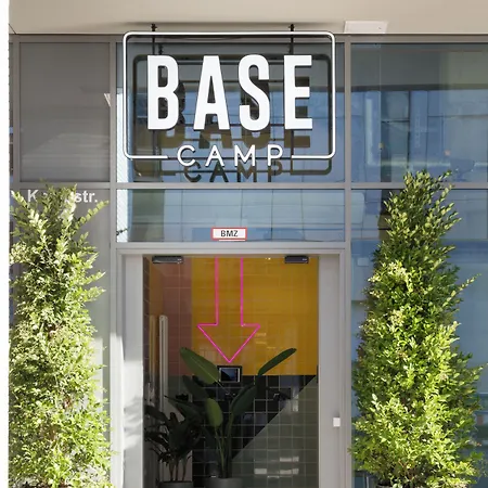 호텔 Basecamp 3*