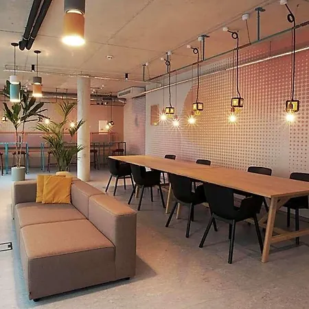 فندق Basecamp 3*